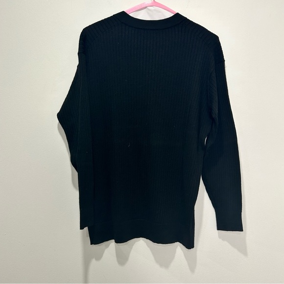 UNIQLO Black Wool V-neck Long-sleeve in Women’s Size Medium - Picture 3 of 5